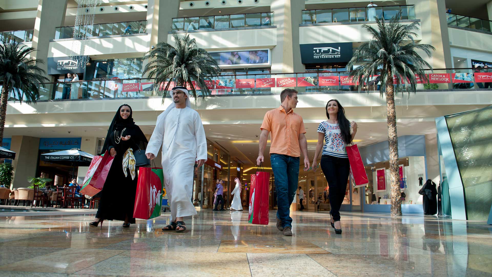 https://d3r8gwkgo0io6y.cloudfront.net/upload/shopping at mall.jpg